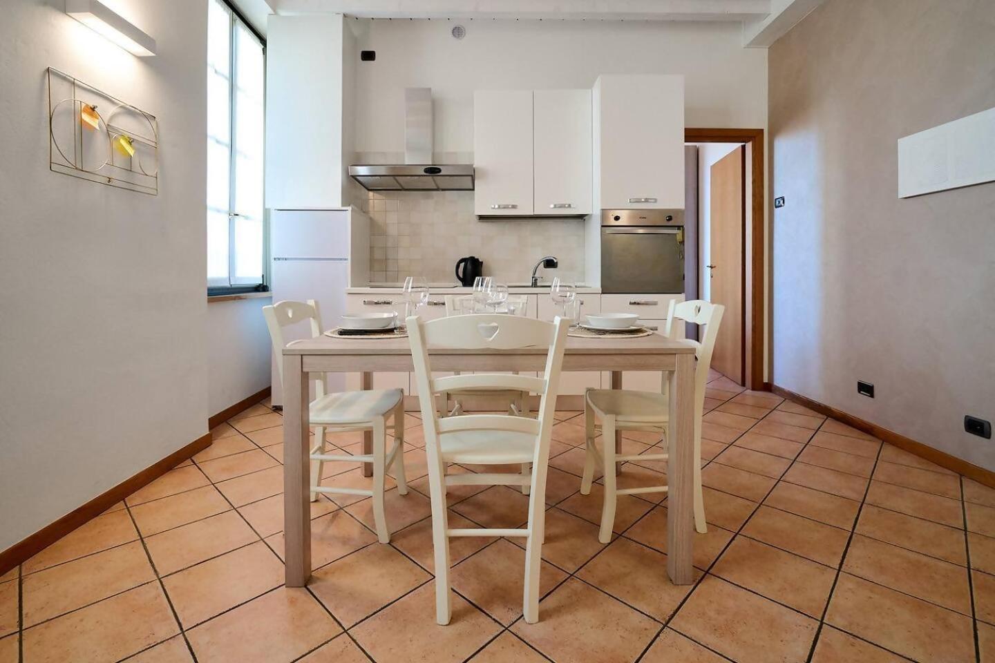 דירות Domus Dea Bergamo Alta חדר תמונה