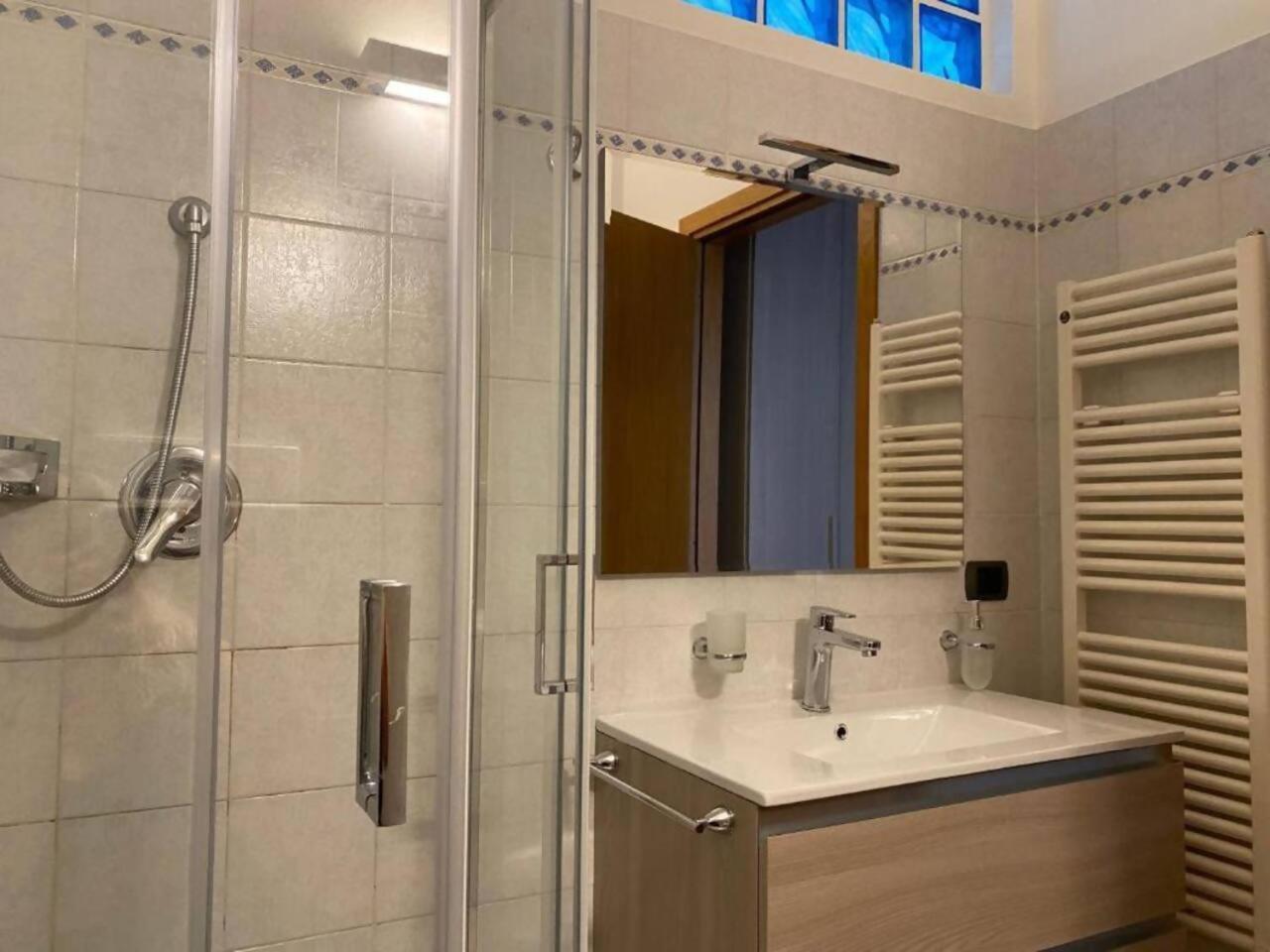 דירות Domus Dea Bergamo Alta חדר תמונה